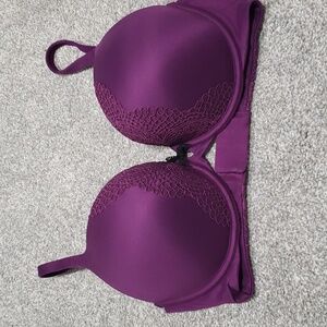 Victoria secret body by Victoria bra 32DDD
